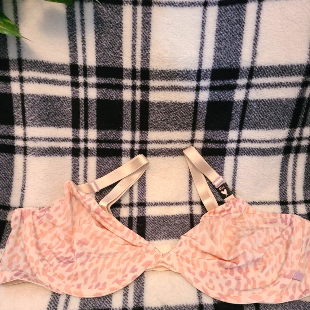 New Victoria Secret Bra